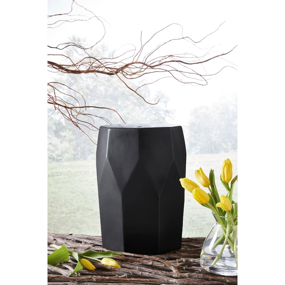 a accent table   