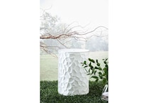 a accent table   