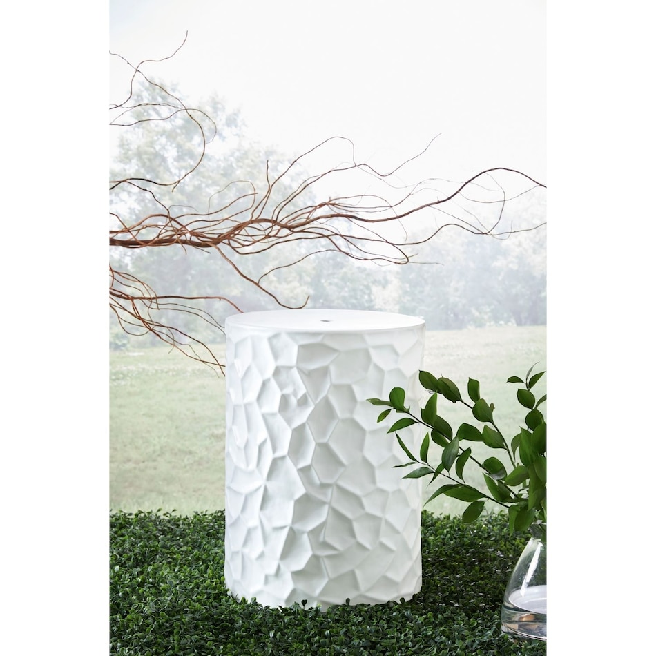 a accent table   