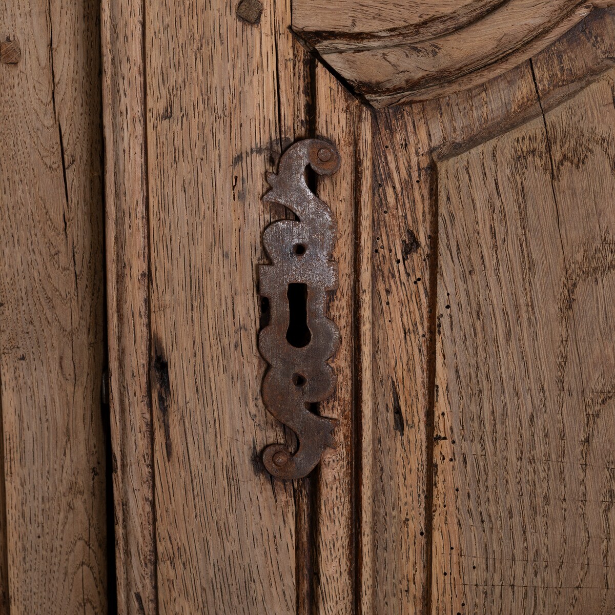 ah antique bedroom   