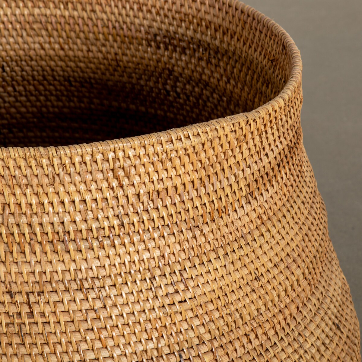 antique art accessories