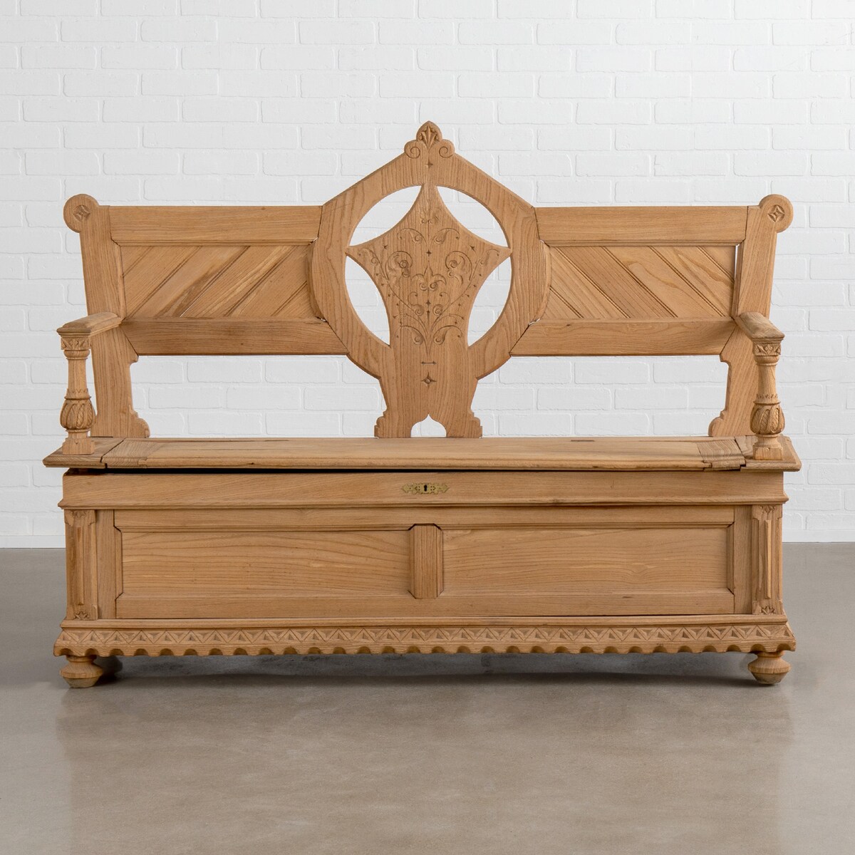 antique art accessories   