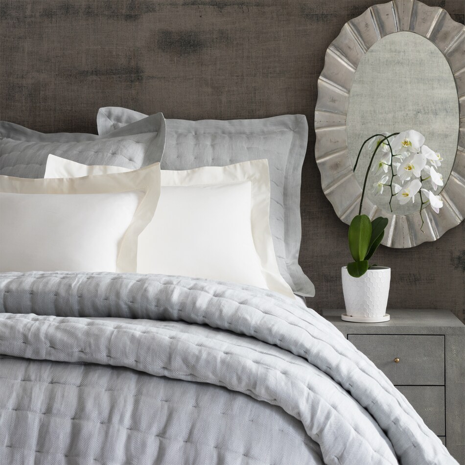 august haven bedding   