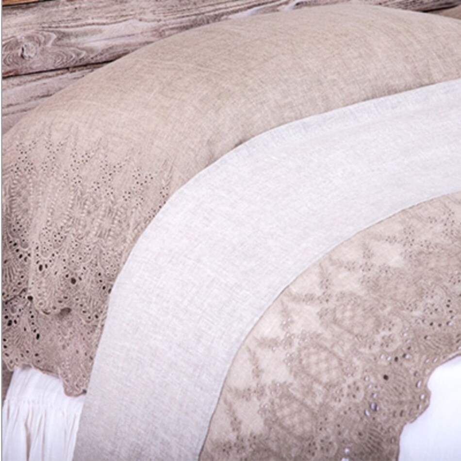 august haven bedding   