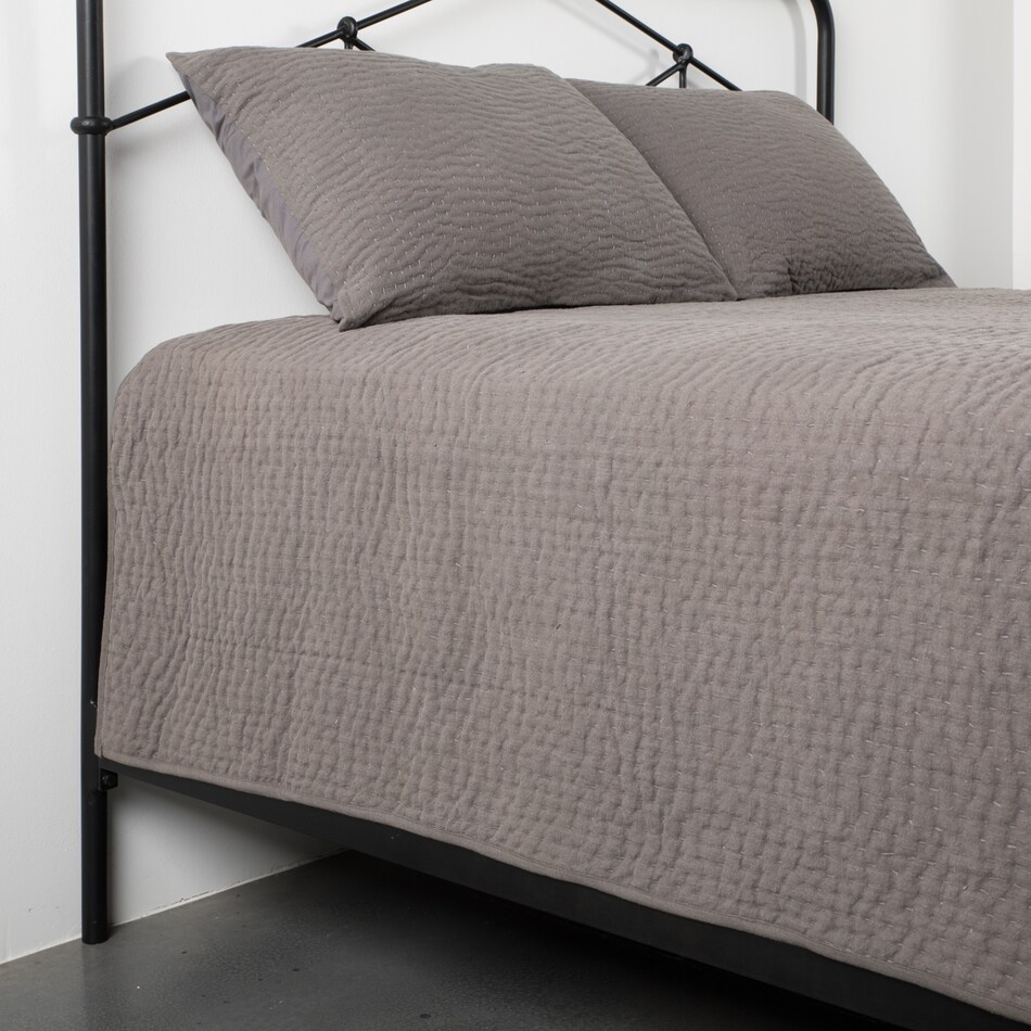 august haven bedding   