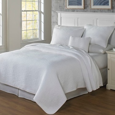 Queen Coverlet White