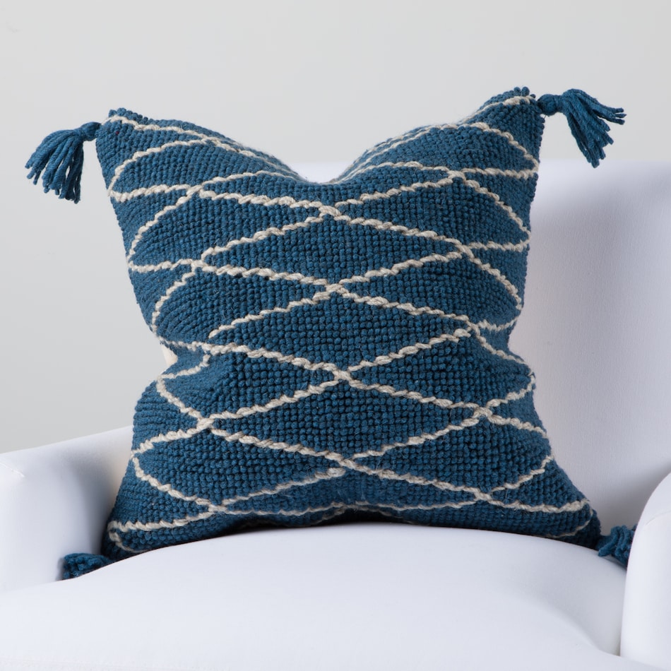 august haven pillows etc   