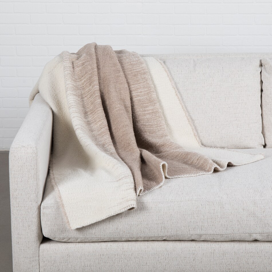 august haven pillows etc   