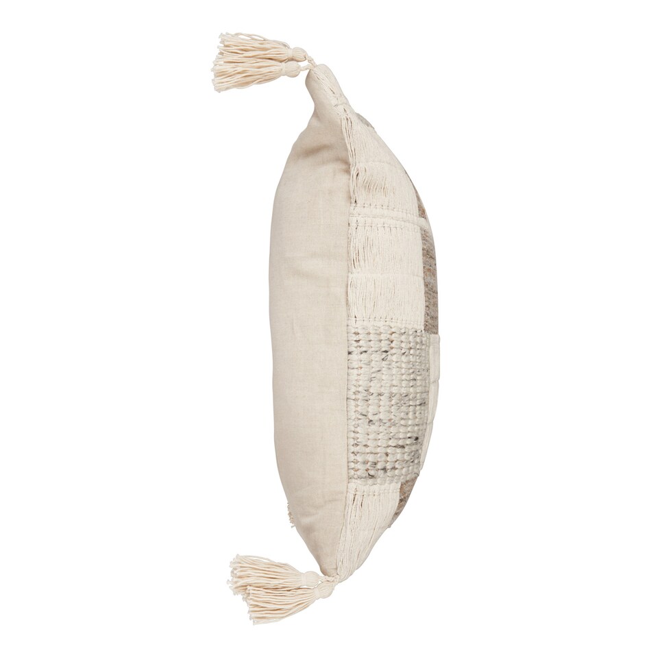 august haven pillows etc   