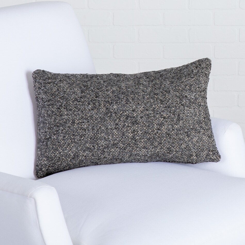 august haven pillows etc   