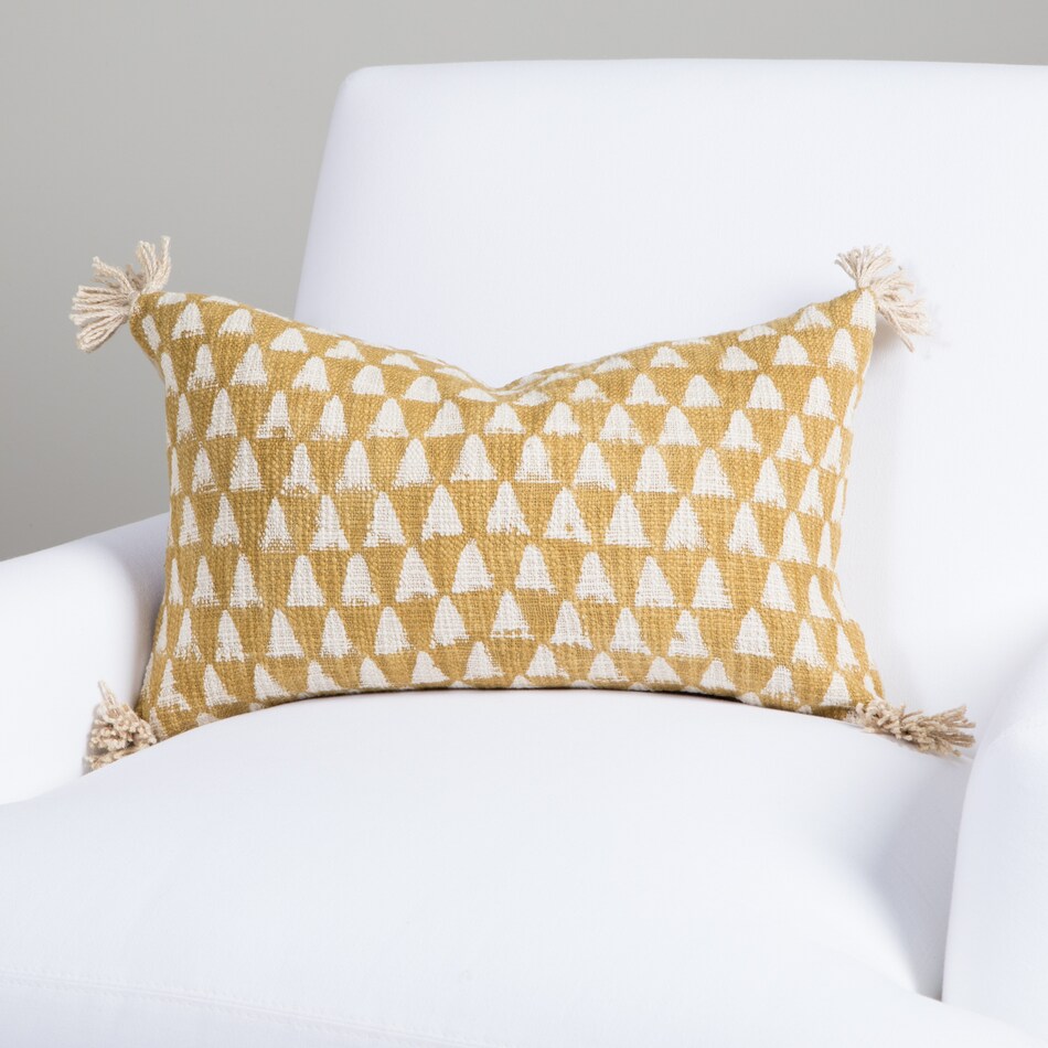august haven pillows etc   