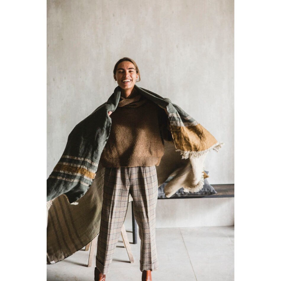 august haven pillows etc   