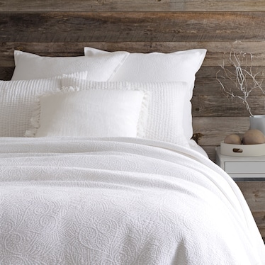 20" White Decorative Pillow