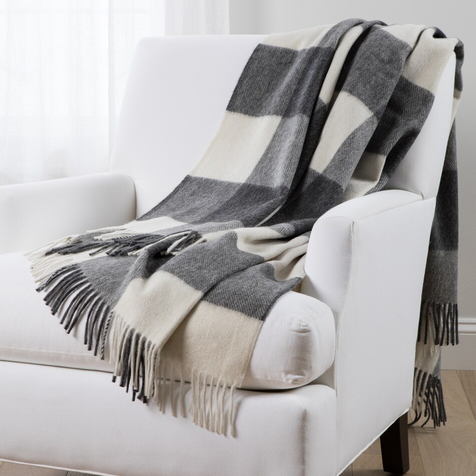 august haven pillows etc   