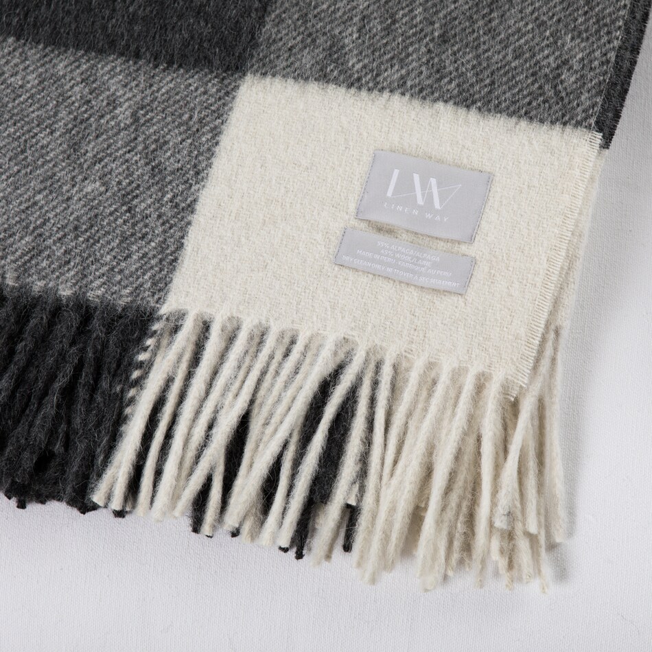 august haven pillows etc   