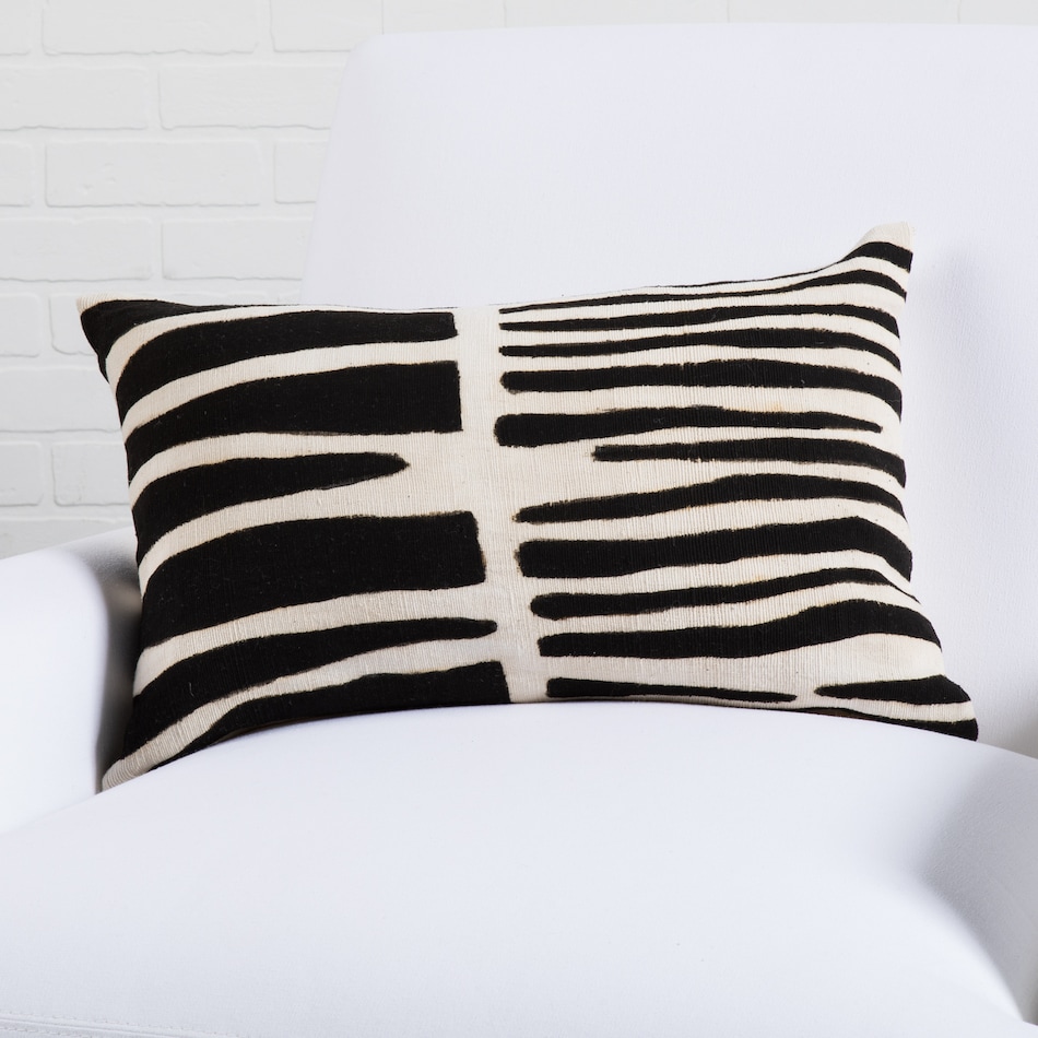 august haven pillows etc   