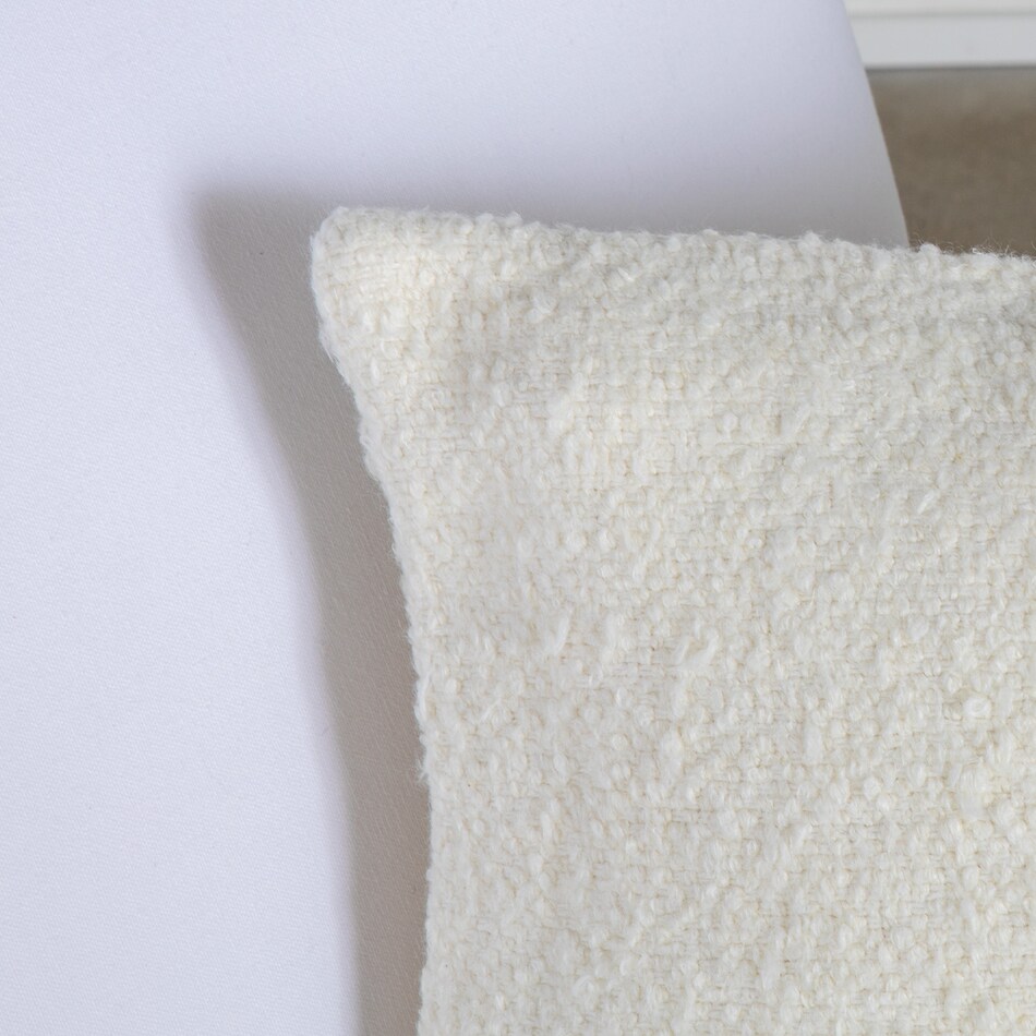 august haven pillows etc   