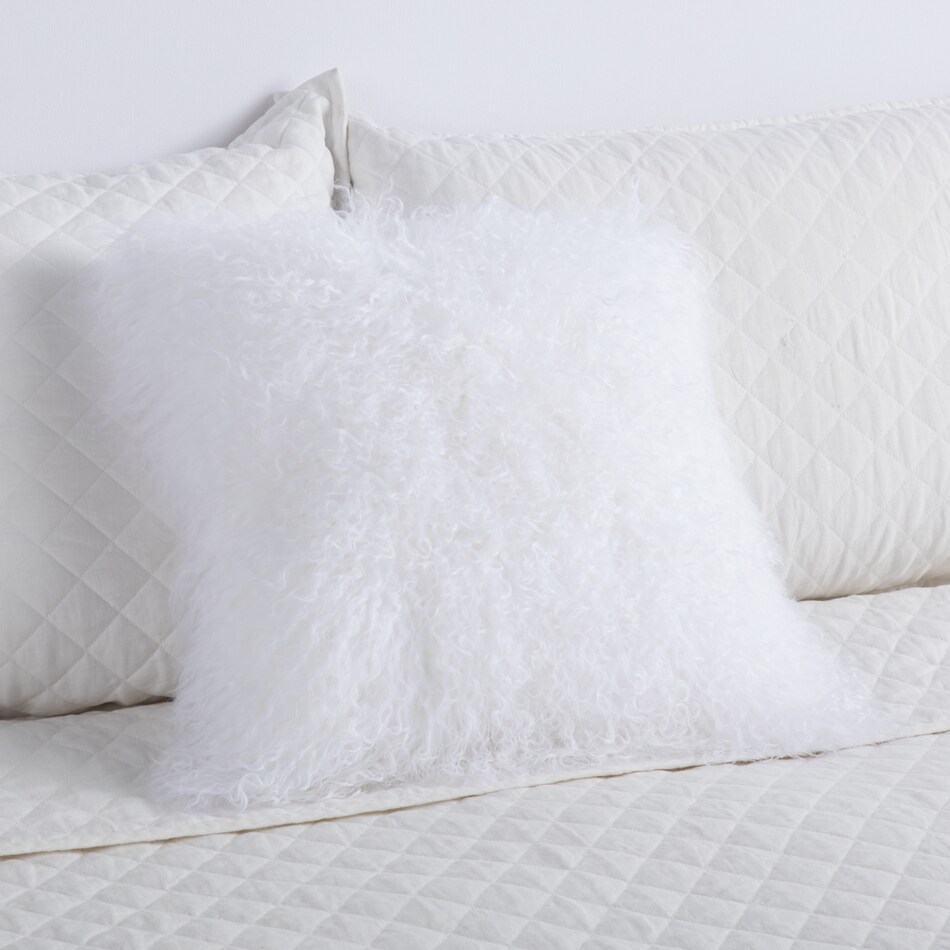 august haven pillows etc   