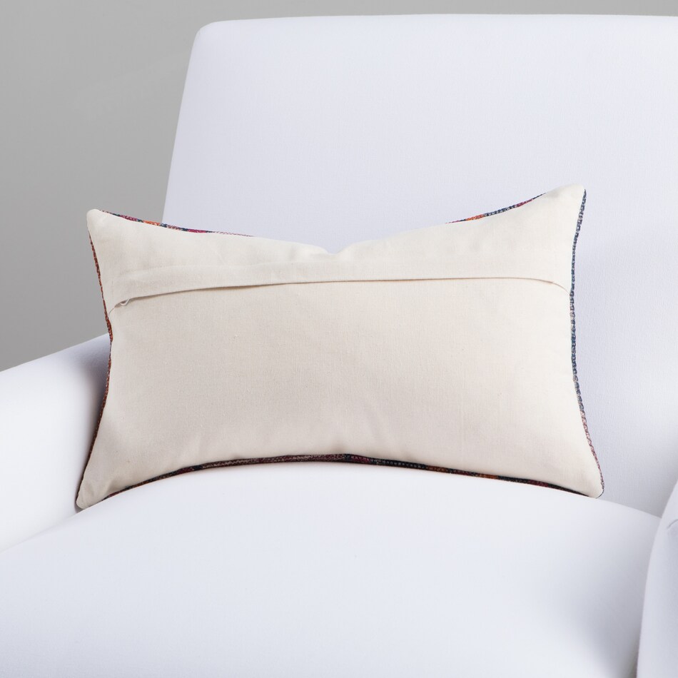 august haven pillows etc   