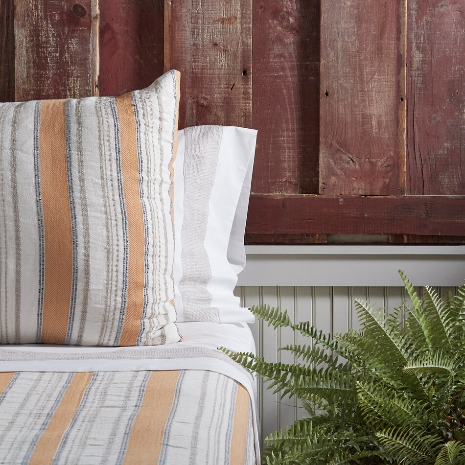 august haven pillows etc   