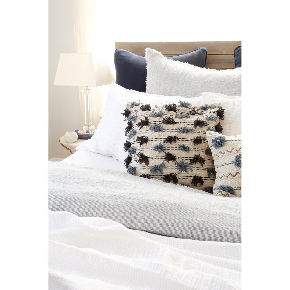 august haven pillows etc   