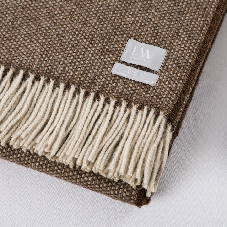 august haven pillows etc   