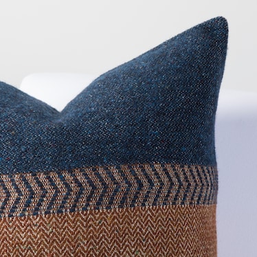 Jules II Rust 25" Pillow