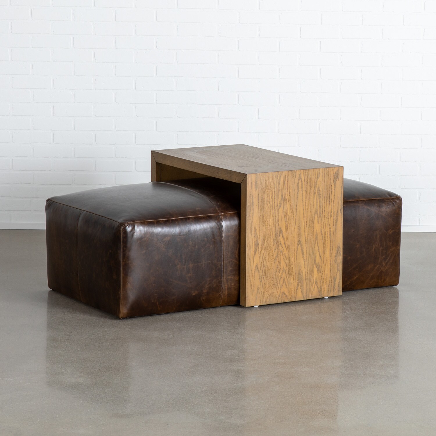 展示アウトレット品 CRASH GATE ROSY COFFEE TABLE Rosie Coffee Table W/ Ottoman | August Haven