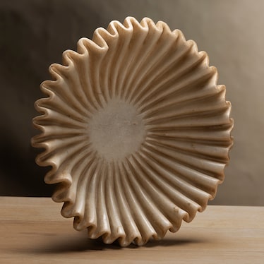 Medium Marble Ruffle