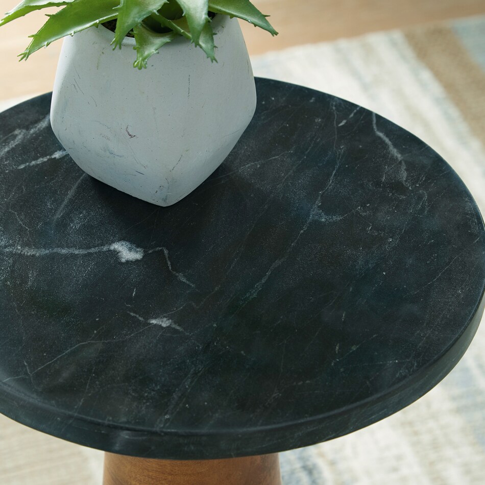 brown black accent pieces   