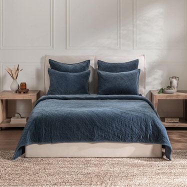 Elms Crisp Blue Queen Quilt Set