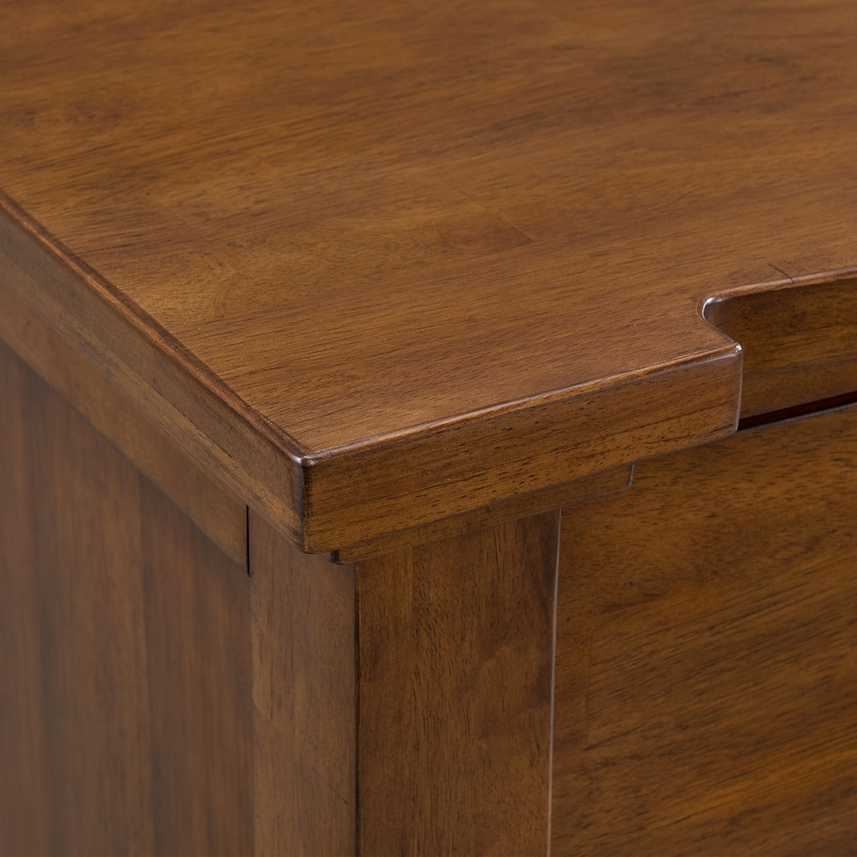 chestnut country bedroom   