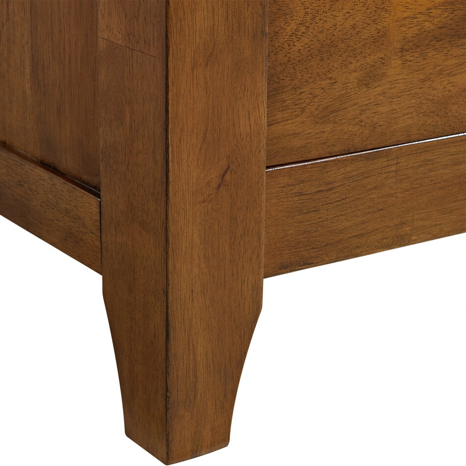 chestnut country bedroom   