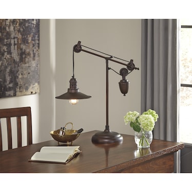 Kylen Desk Lamp