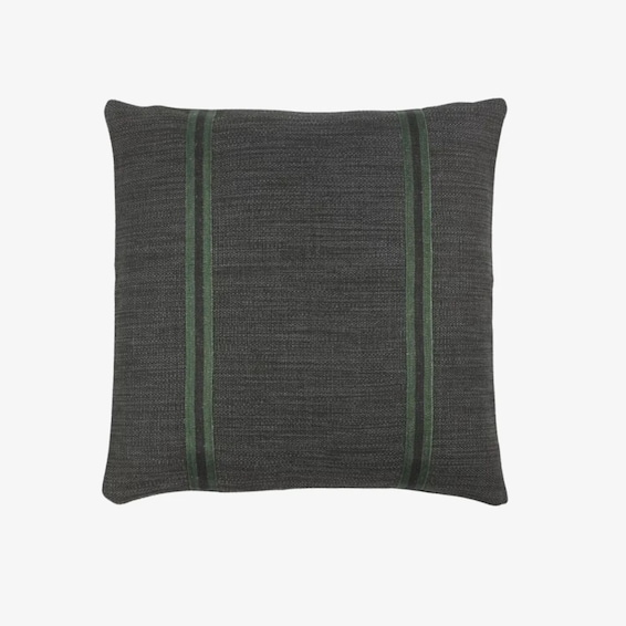 Leo 20" x 20" Pillow