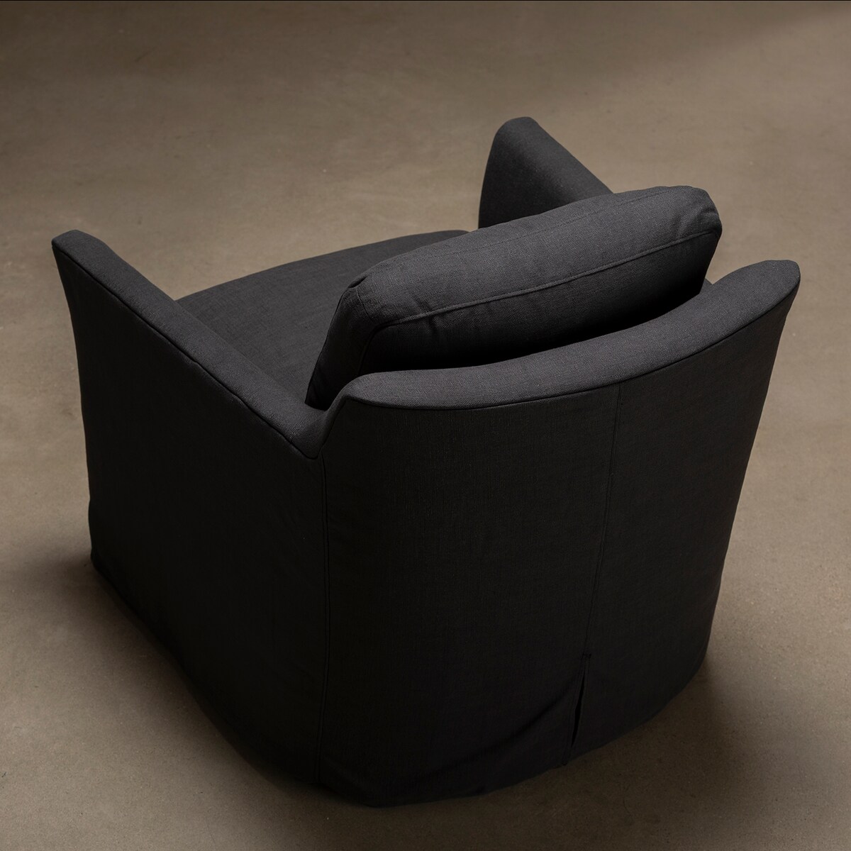 onyx black august haven