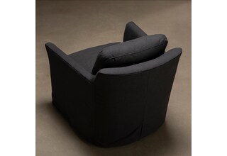 onyx black august haven