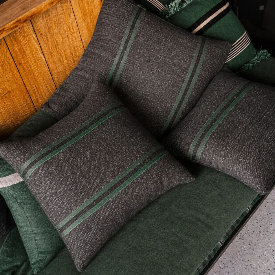 pillows etc lleopil  