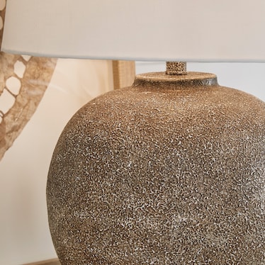 Neaveboro Table Lamp