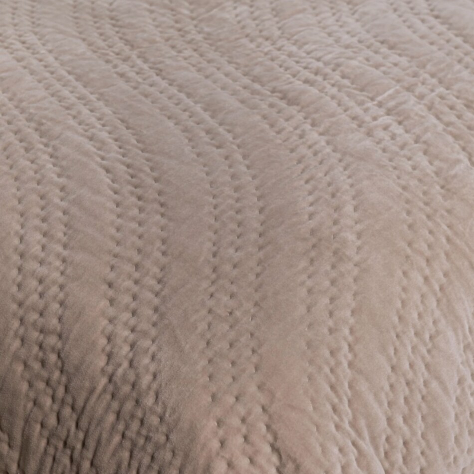 velvet pebble swatch  