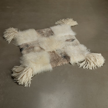 Icelandic Sheepskin Tassel - Checker / Cream