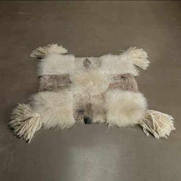 Icelandic Sheepskin Tassel - Checker / Cream