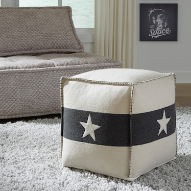 Star Pouf